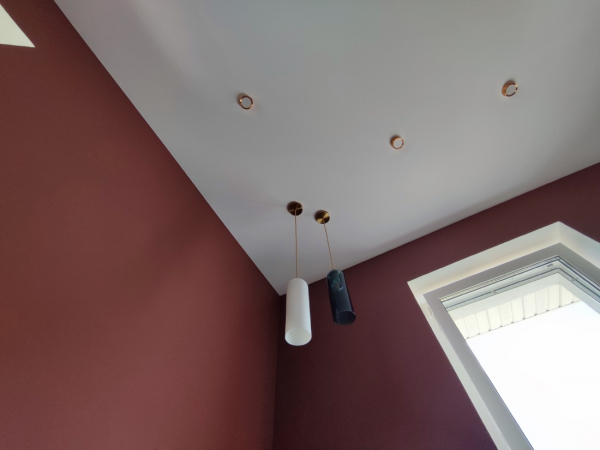 Пример матового натяжного потолка